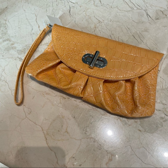 Wristlet - Picture 2 of 4